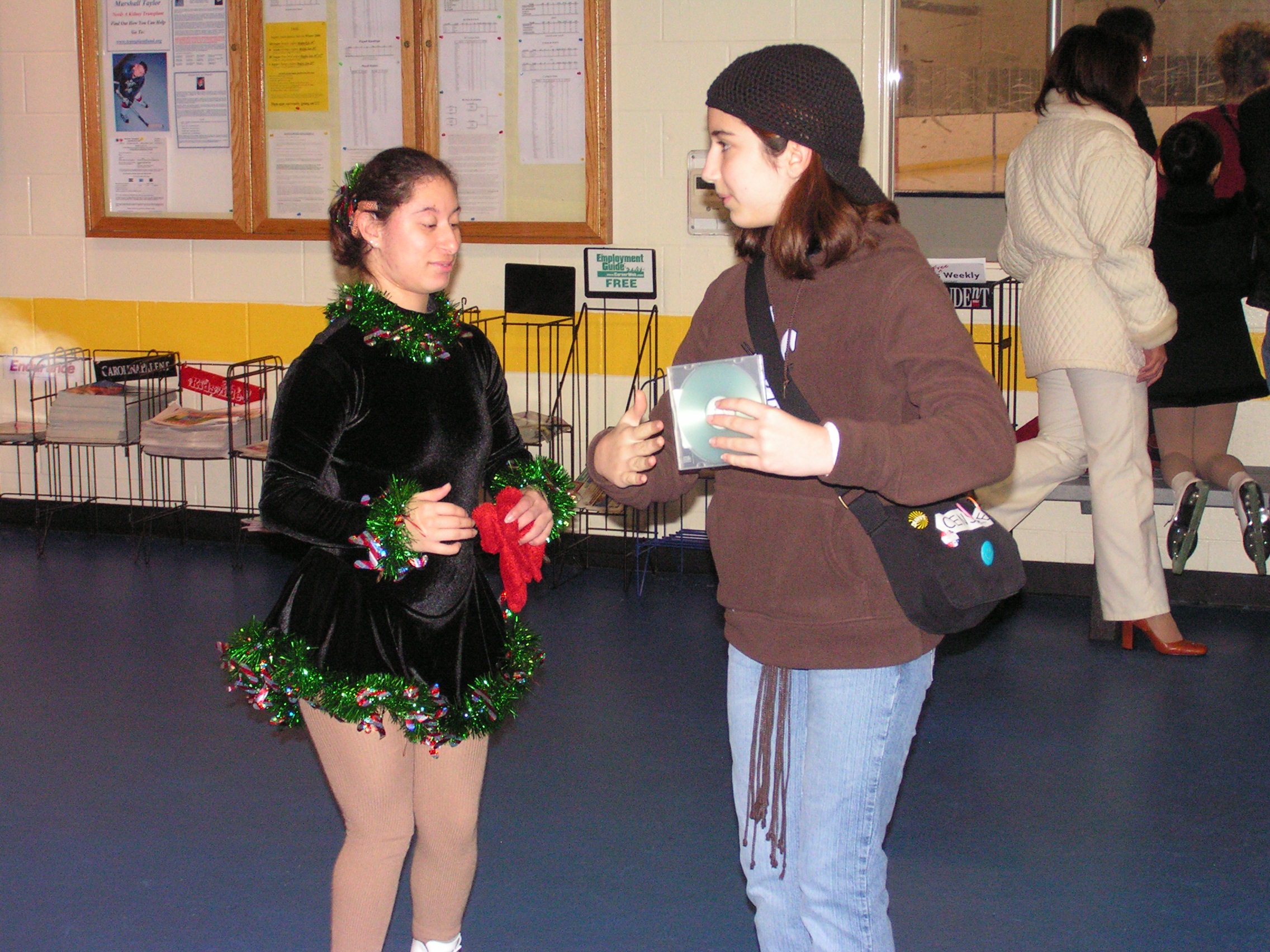 ./2005/Ice Skating Show/iceskatshowDec0005.JPG